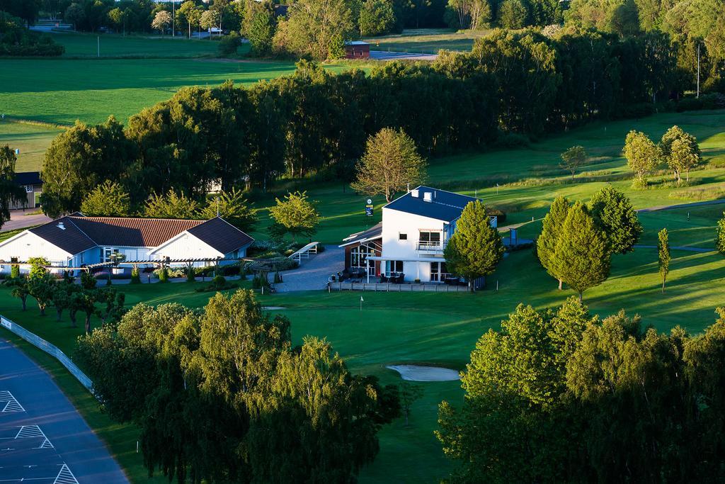 Soederasens Golf Lodge Risekatslosa Kültér fotó