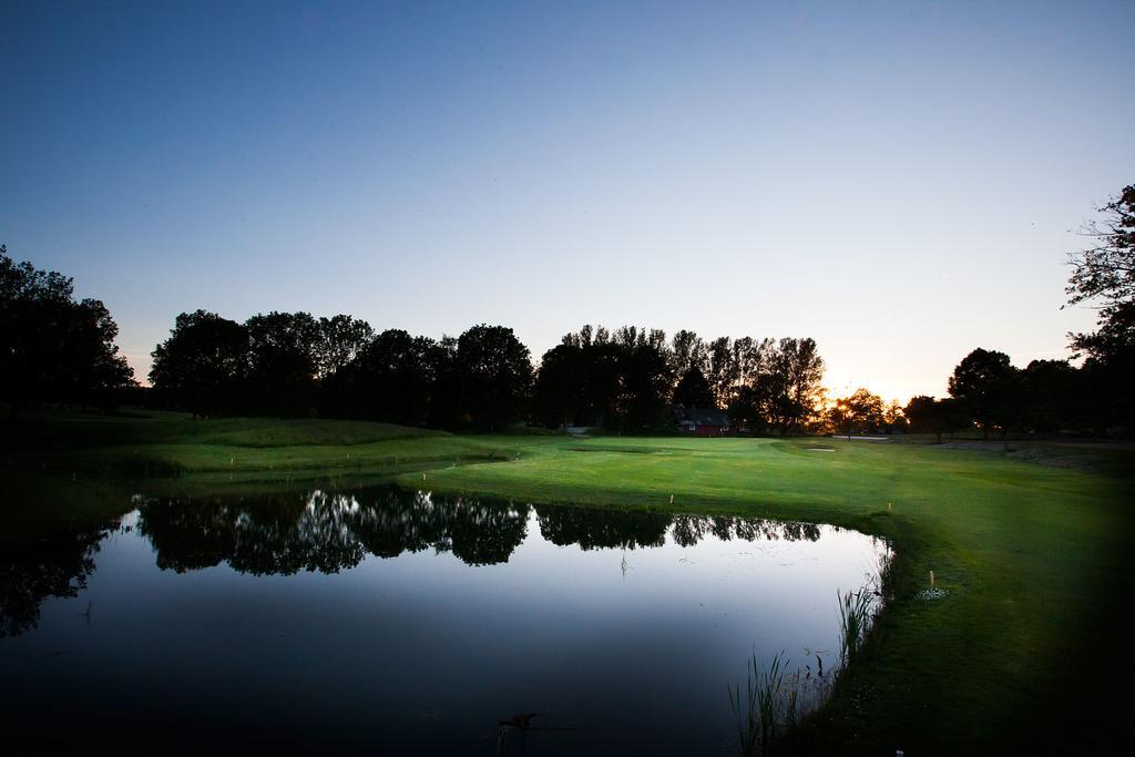 Soederasens Golf Lodge Risekatslosa Kültér fotó