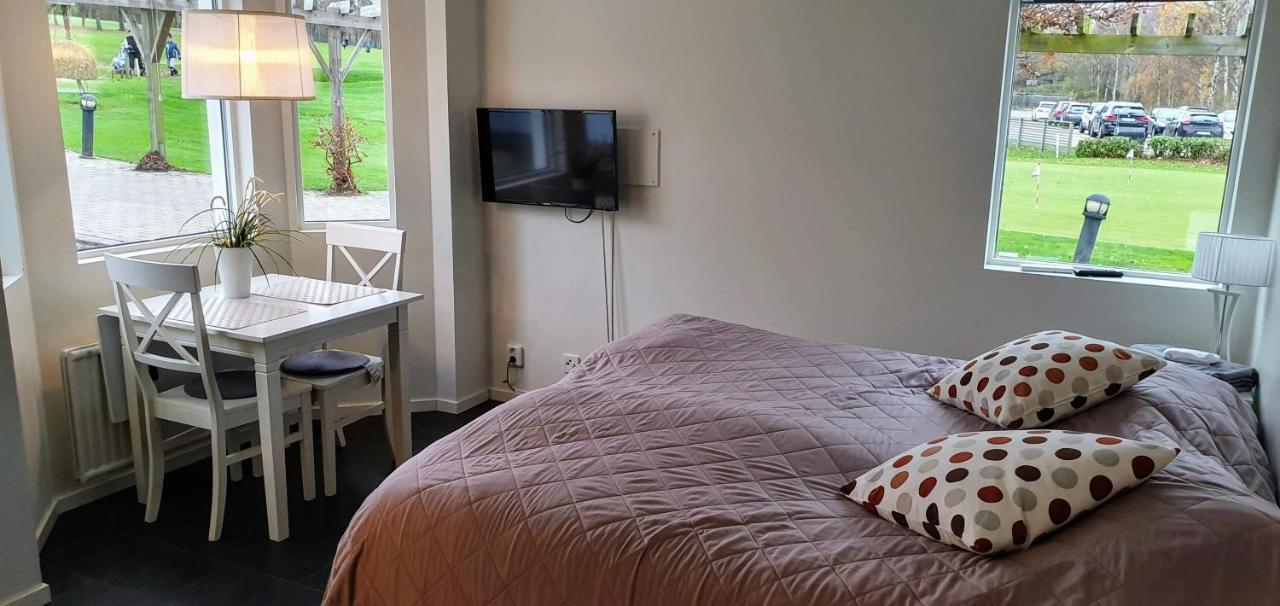 Soederasens Golf Lodge Risekatslosa Kültér fotó